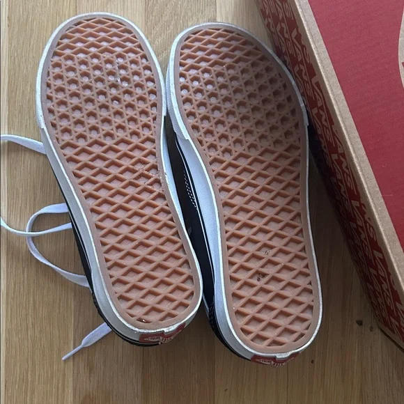 Vans Old Skool Low Tops Black size 7 - Picture 5 of 8